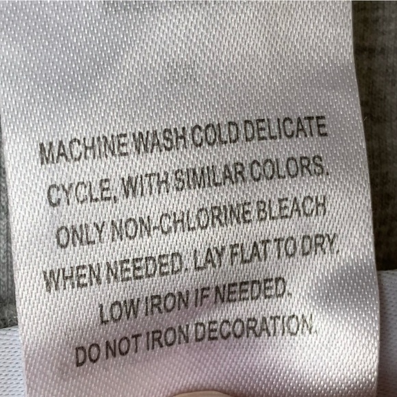 Walt Disney World Spirit Jersey Plus Size 3X Gray Red Yellow Mickey Sweatshirt - Picture 10 of 10